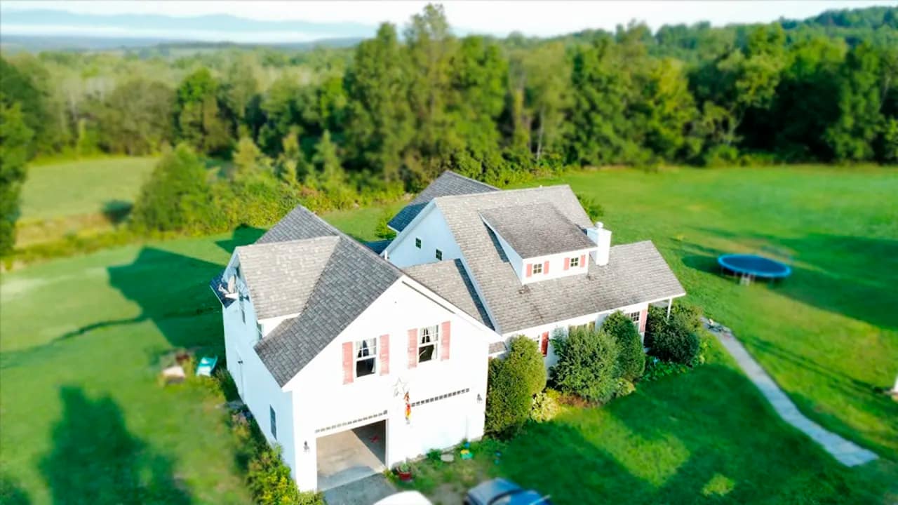 Navigating Winter Roofing (2) independent contractors